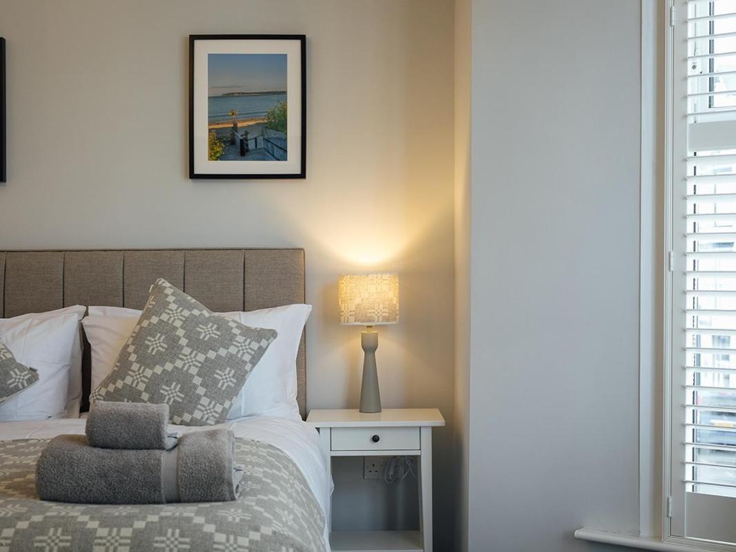 The Townhouse Otel Tenby Oda fotoğraf